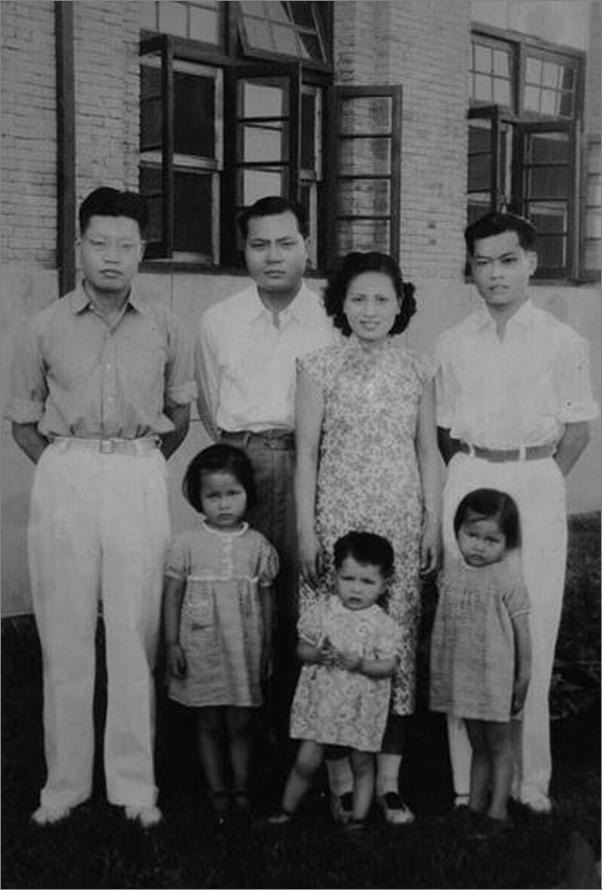 书籍《军中大医——黎介寿黎磊石合传》 - 插图2